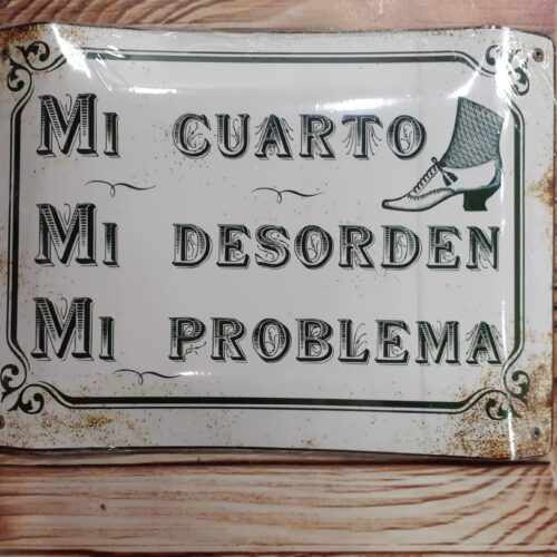 MI CUARTO, MI DESORDEN MI PROBLEMA (ZAPATO)