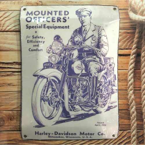 HARLEY DAVIDSON MOUNTED OFFICERS