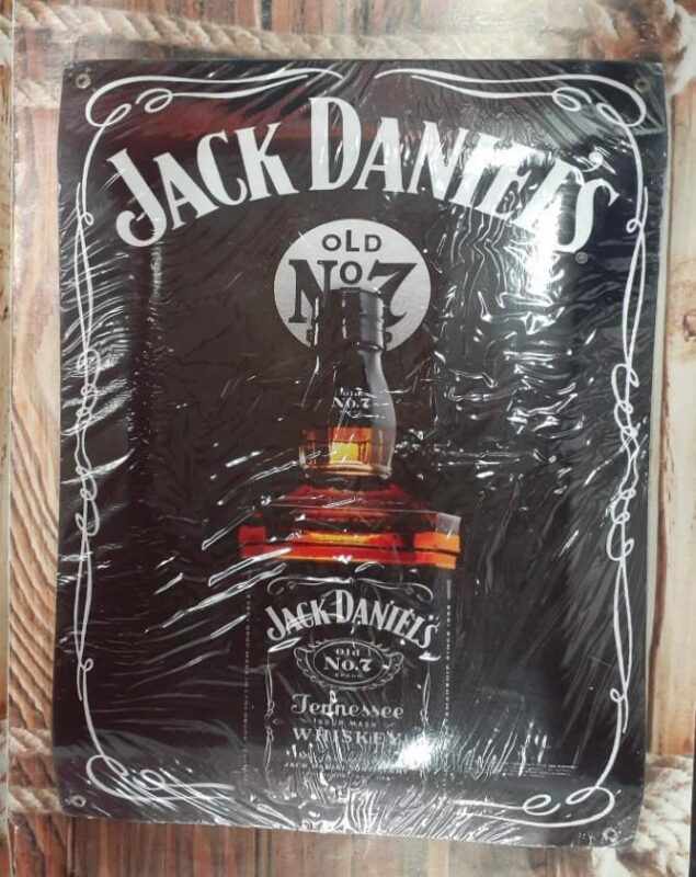 JACK DANIELS – Nuestro Mundo Son Las Chapas