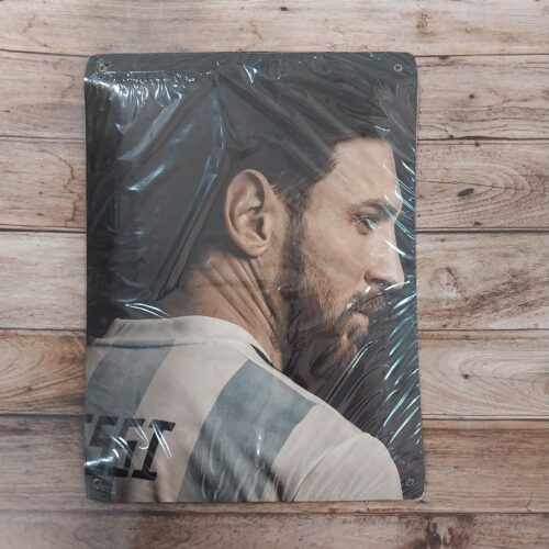 MESSI CARA COSTADO
