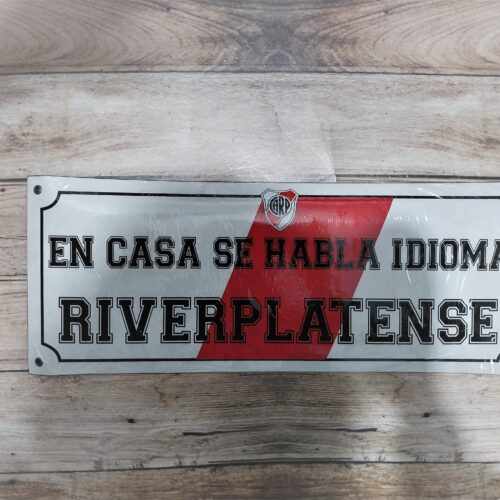 EN CASA SE HABLA IDIOMA RIVERPLATENSE
