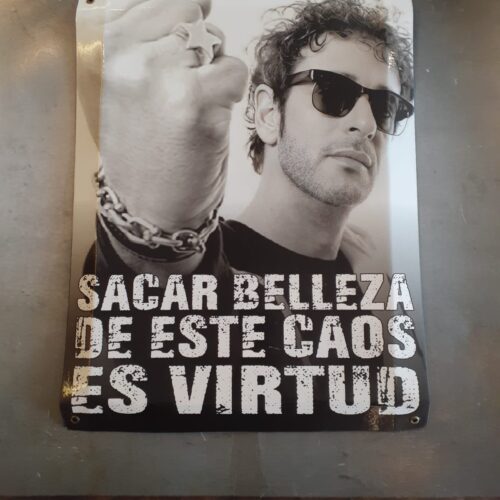 SACAR BELLEZA DE ESTE CAOS.....