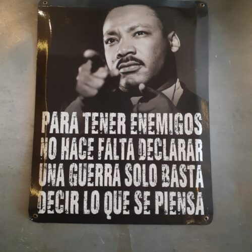 PARA TENER ENEMIGOS.....