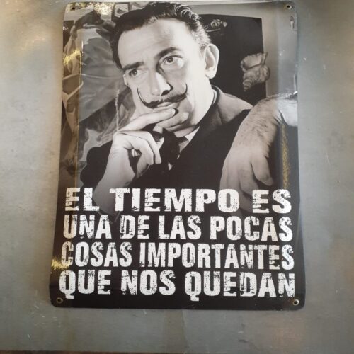EL TIEMPO ES UNA DE LAS POCAS COSAS.......