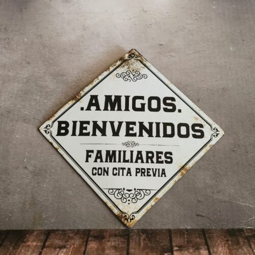 AMIGOS BIENVENIDOS