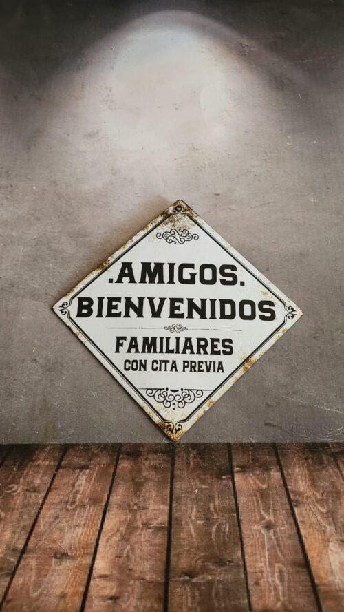 AMIGOS BIENVENIDOS