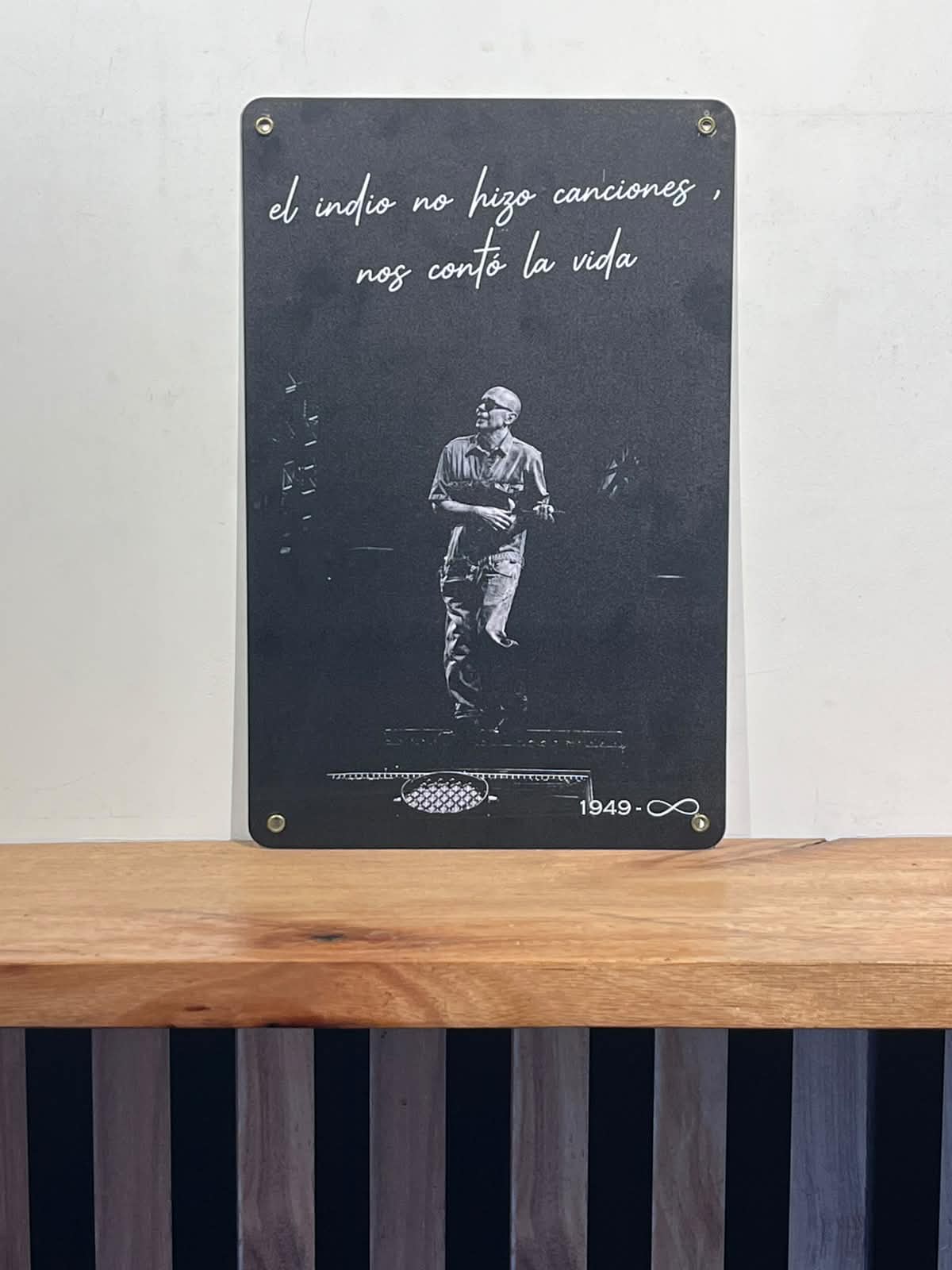 INDIO SOLARI, Canta a la vida